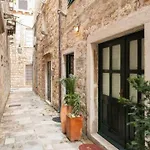 Angelus Apartments