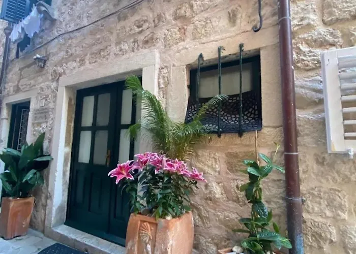 Angelus Apartments